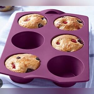 Tupperware Silicone Cup Cake Muffin Pan
